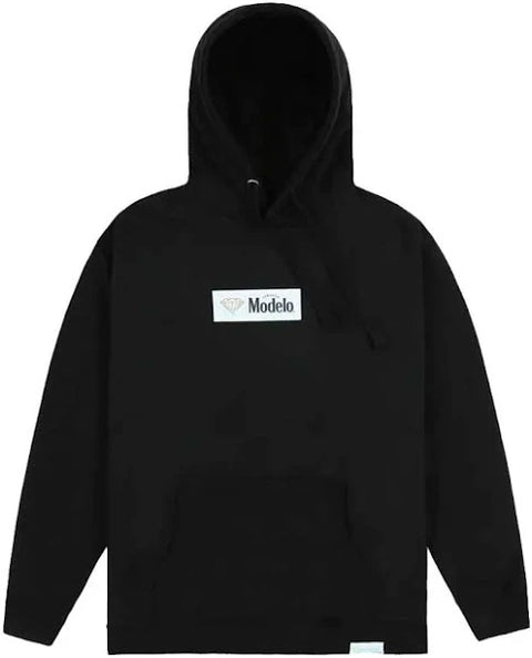 x Modelo Box Logo Hoodie