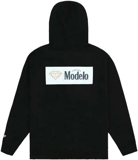 x Modelo Box Logo Hoodie